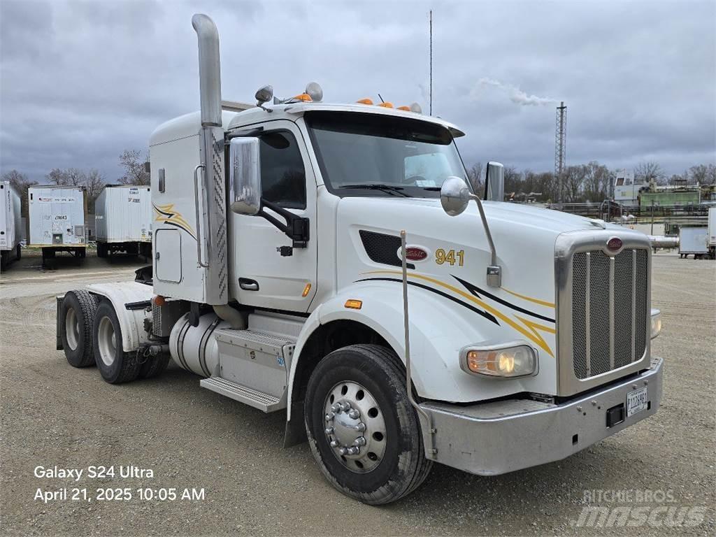 Peterbilt 567 Vetopöytäautot