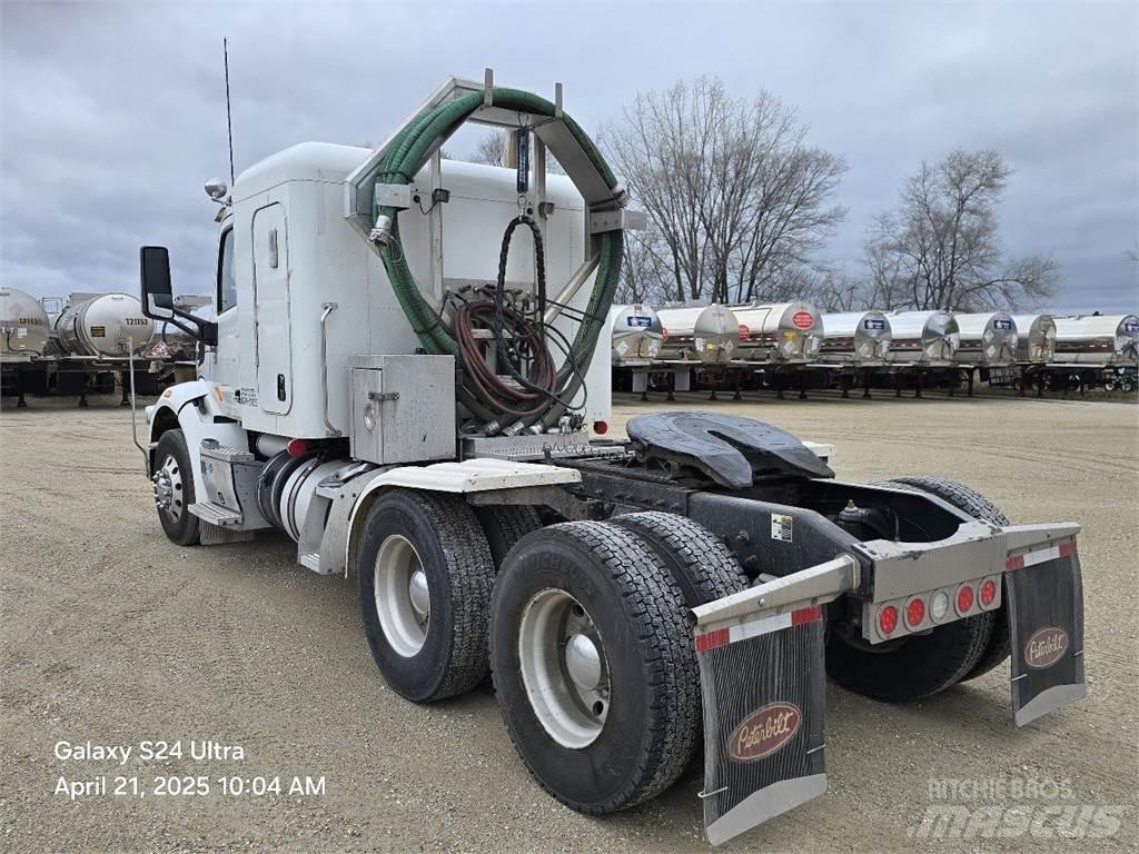 Peterbilt 567 Vetopöytäautot