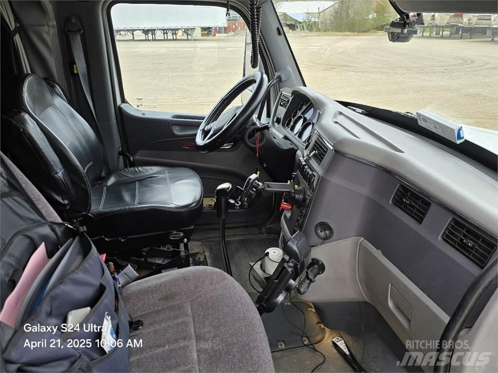 Peterbilt 567 Vetopöytäautot