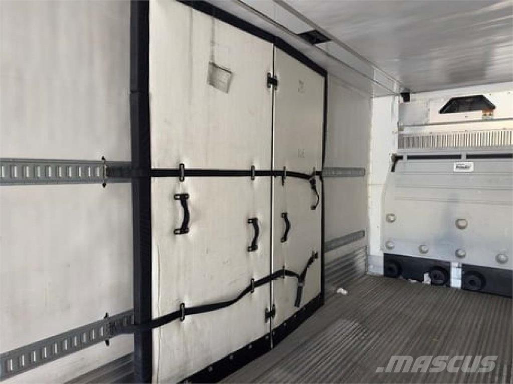 Utility 3000R Kylmä-/Lämpökoripuoliperävaunut