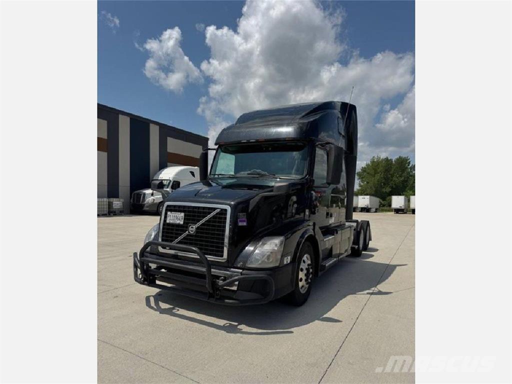 Volvo VNL 760 Vetopöytäautot