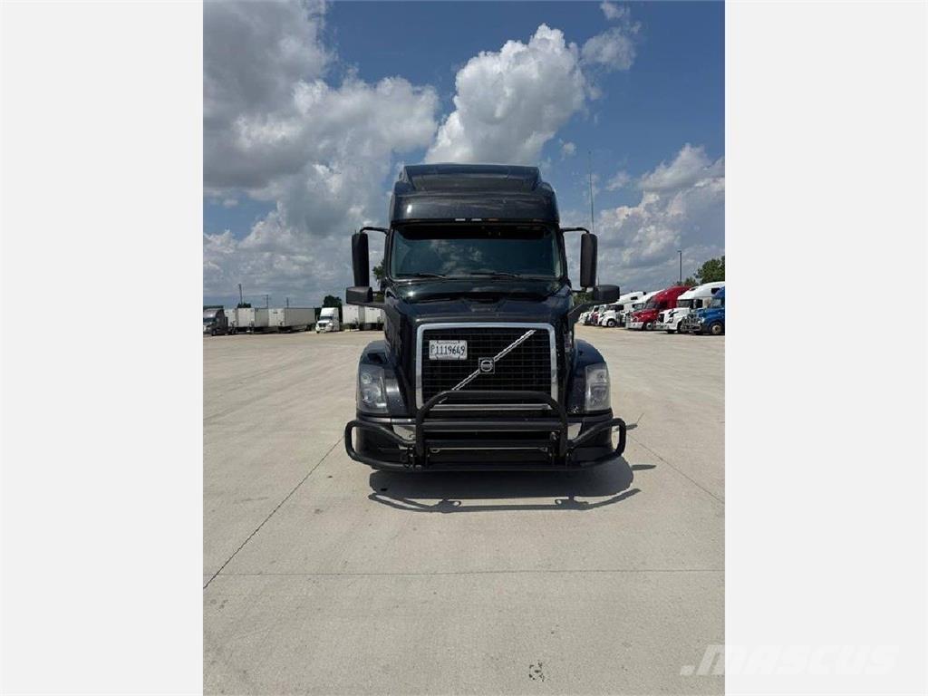 Volvo VNL 760 Vetopöytäautot