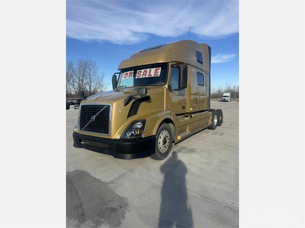 Volvo VNL 780 Vetopöytäautot