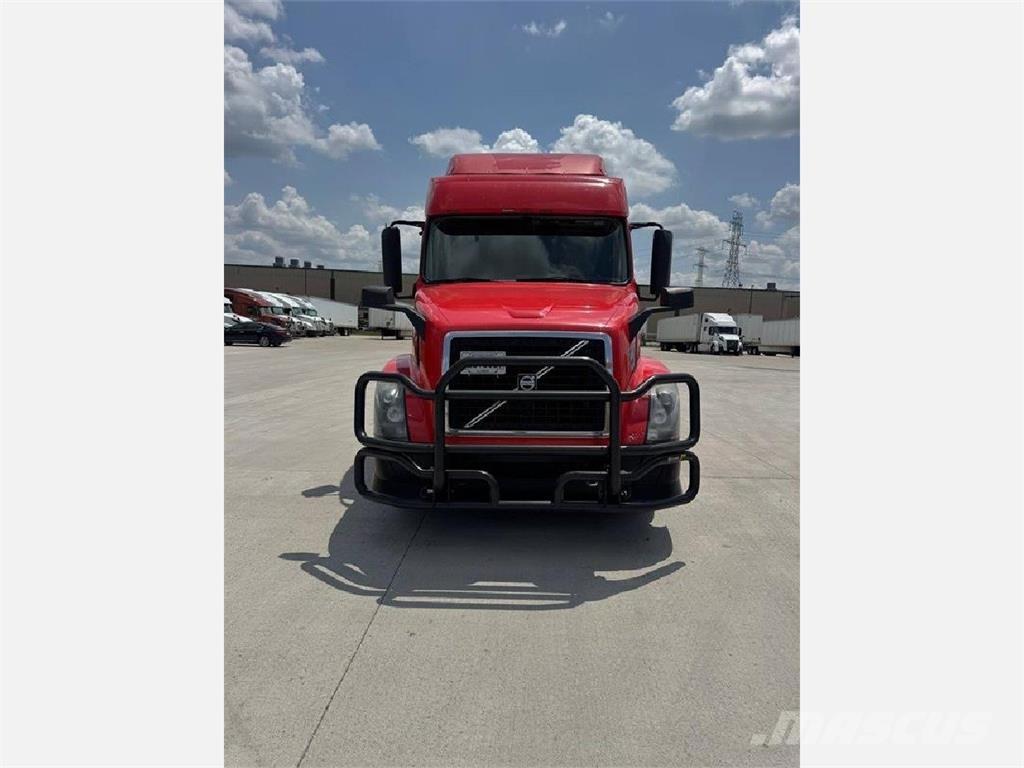Volvo VNL 860 Vetopöytäautot