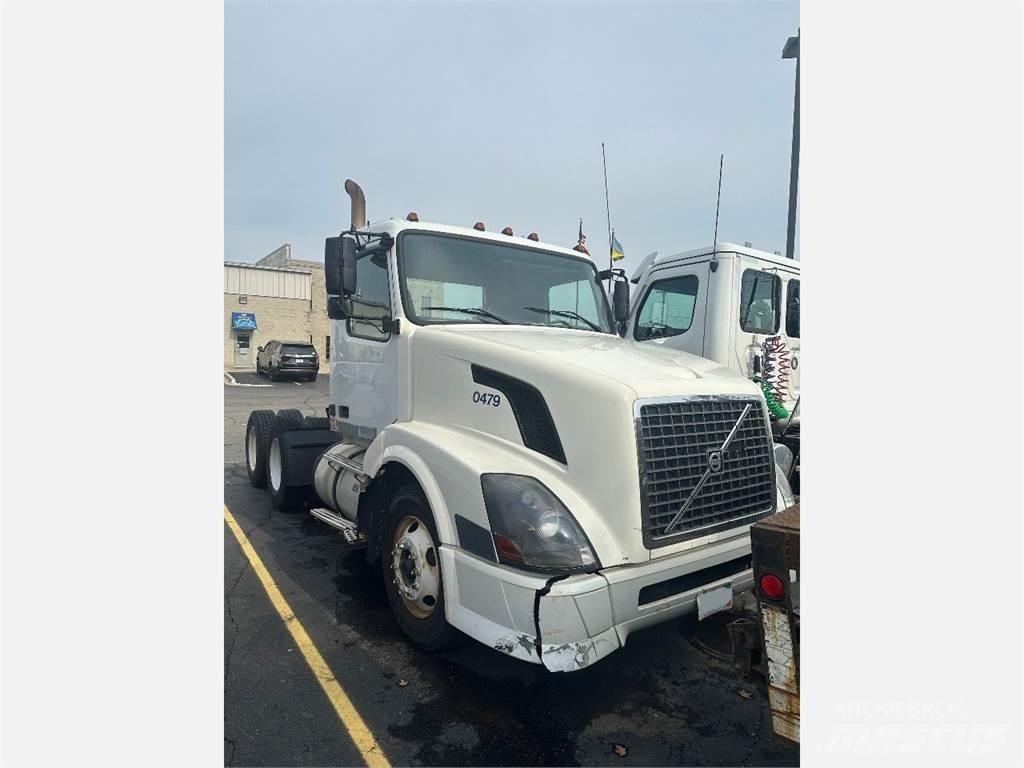 Volvo VNL300 Vetopöytäautot