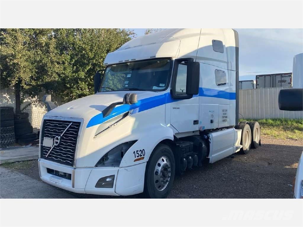 Volvo VNL64T760 Vetopöytäautot
