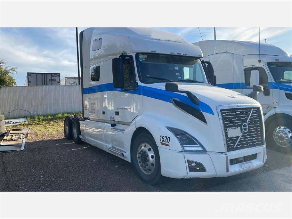 Volvo VNL64T760 Vetopöytäautot