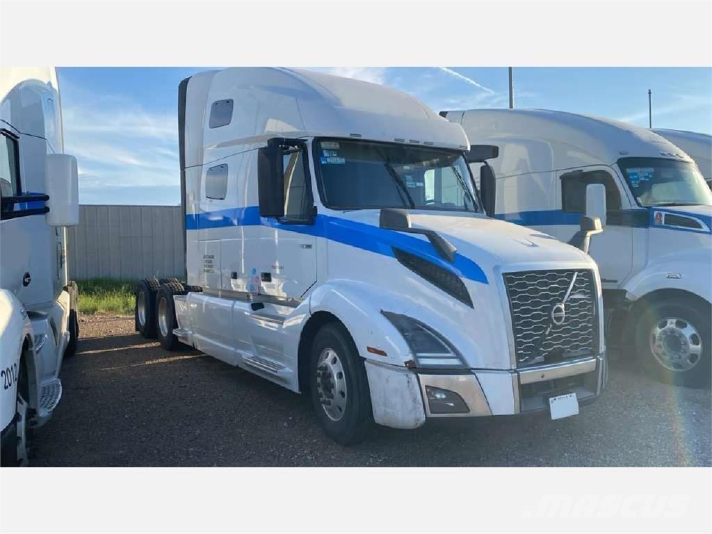 Volvo VNL64T760 Vetopöytäautot