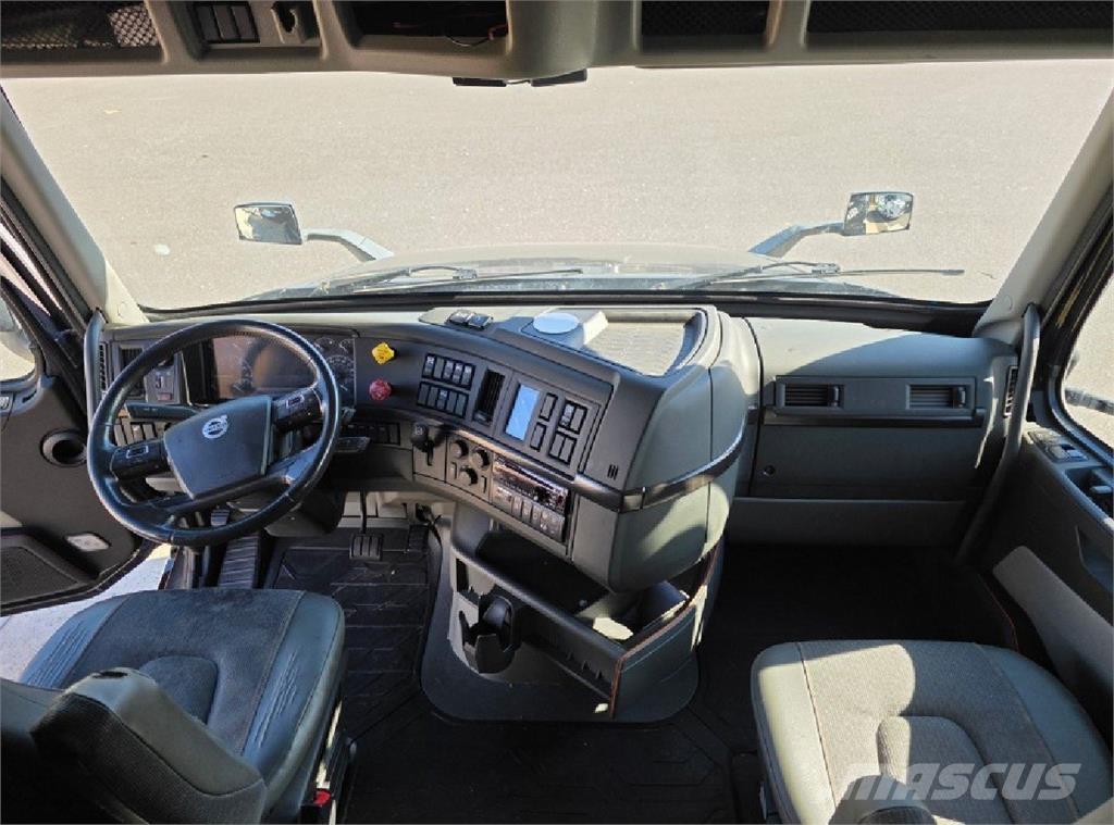 Volvo VNL64T860 Vetopöytäautot