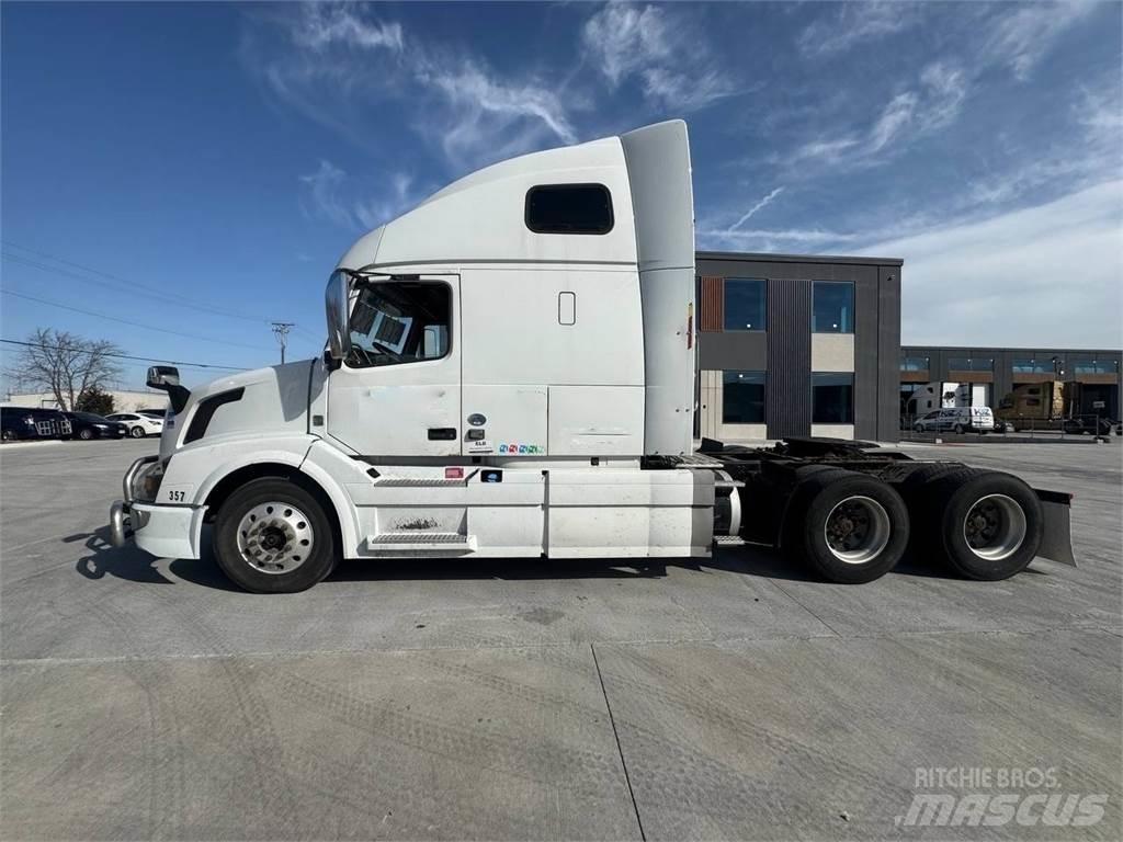 Volvo VNL670 Vetopöytäautot