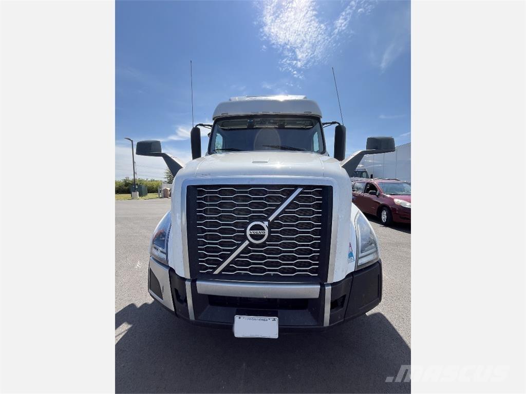 Volvo VNL860 Vetopöytäautot