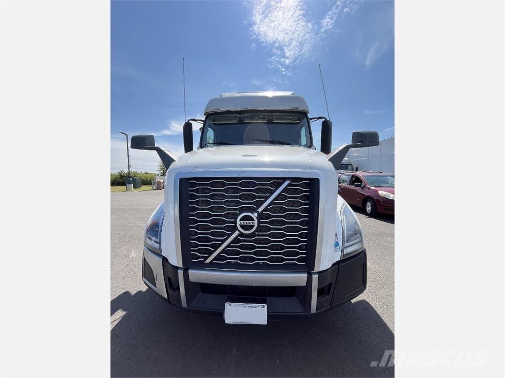 Volvo VNL860 Vetopöytäautot