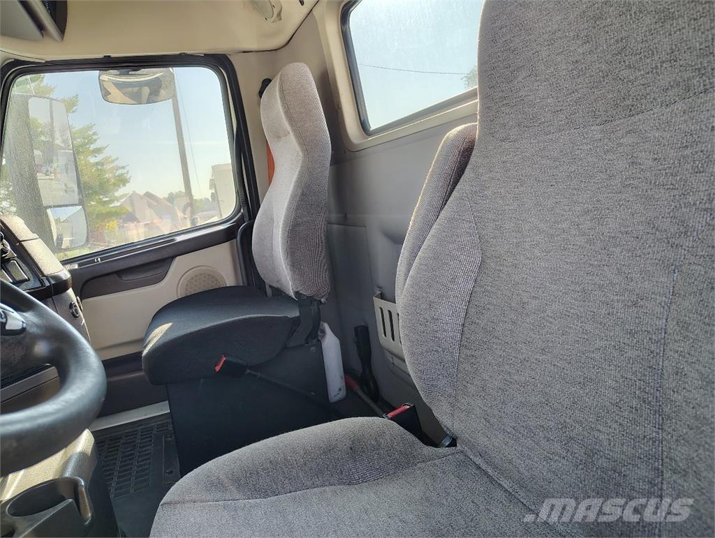 Volvo VNM64T200 Vetopöytäautot