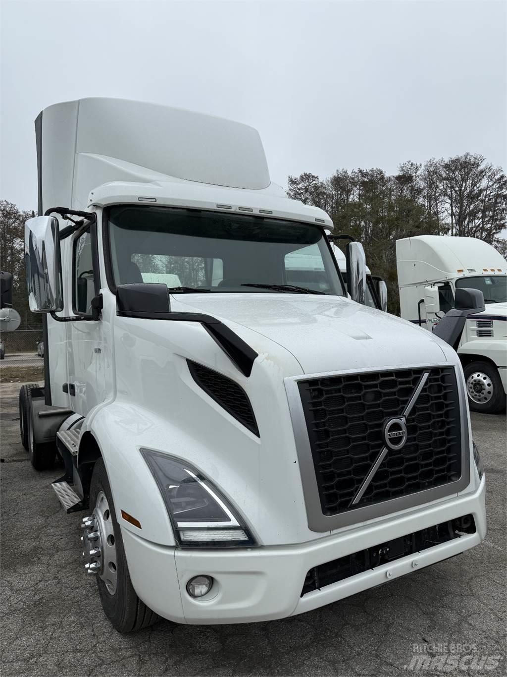 Volvo VNR64T300 Vetopöytäautot