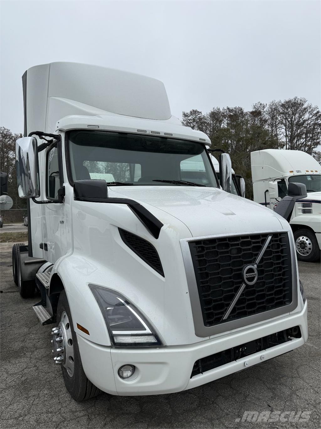 Volvo VNR64T300 Vetopöytäautot
