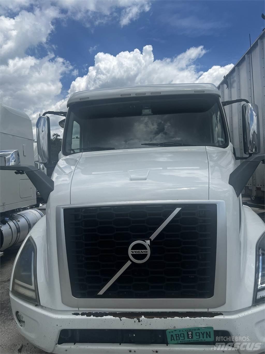Volvo VNR64T640 Vetopöytäautot