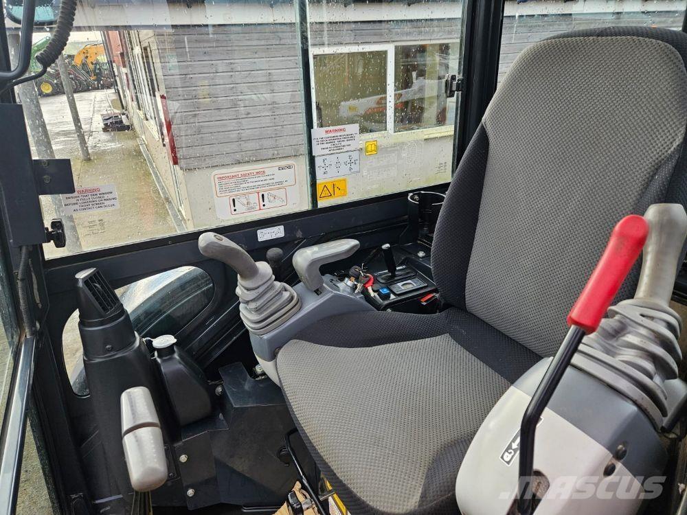 Hitachi ZX26U Telakaivukoneet