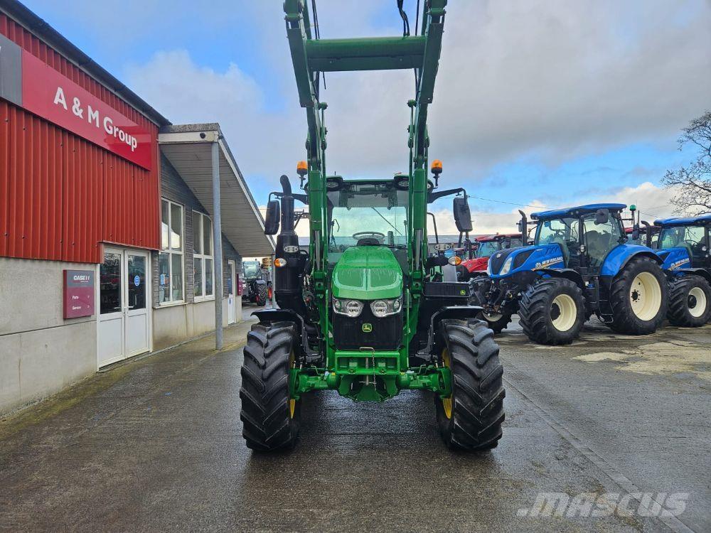 John Deere 6120M Traktorit