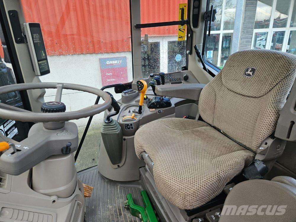 John Deere 6120M Traktorit