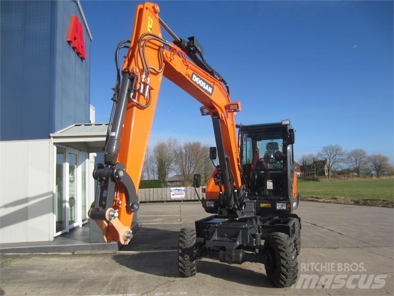 Develon DX57W-7 Minikaivukoneet < 7t