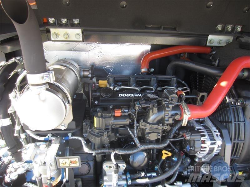 Develon DX57W-7 Minikaivukoneet < 7t