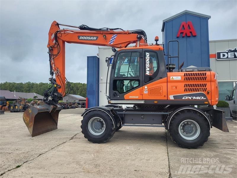 Doosan DX140W-5 Pyöräkaivukoneet