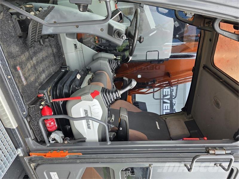 Doosan DX170W-5 Pyöräkaivukoneet