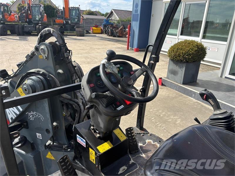 GiANT V6004T Pyöräkuormaajat