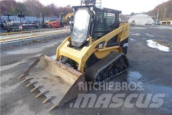 CAT 247B Liukuohjatut kuormaajat