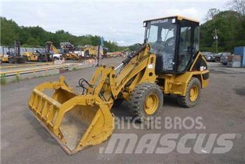 CAT 902 Pyöräkuormaajat