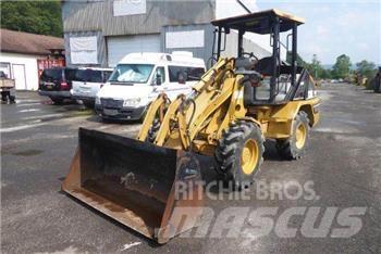 CAT 902 Pyöräkuormaajat