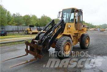 CAT IT28B Pyöräkuormaajat