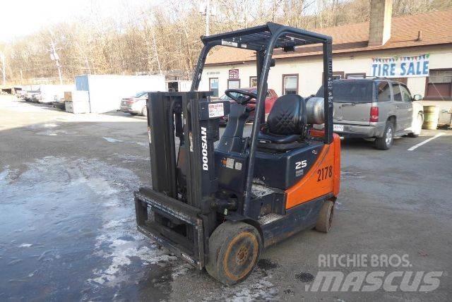 Doosan GC25P-5 Muut haarukkatrukit