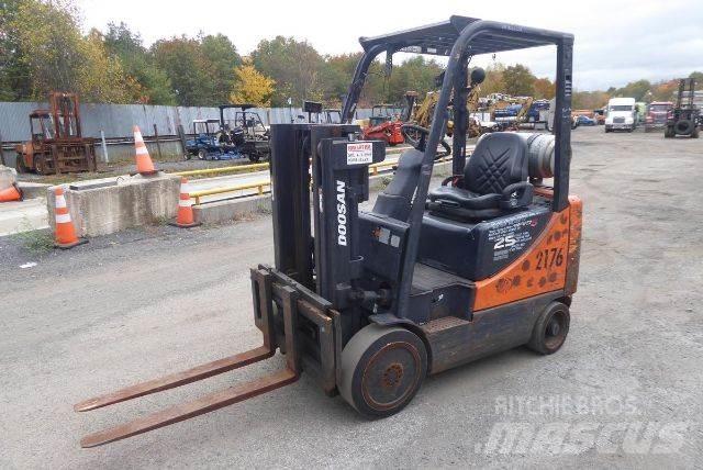 Doosan GC25P-5 Muut haarukkatrukit