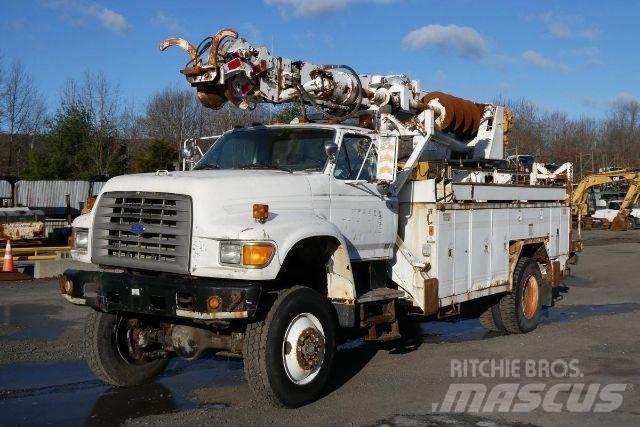 Ford F Series Kuorma-auto porauskalustolla