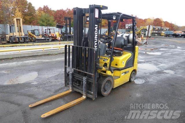 Hyundai 25LC-7A Muut haarukkatrukit