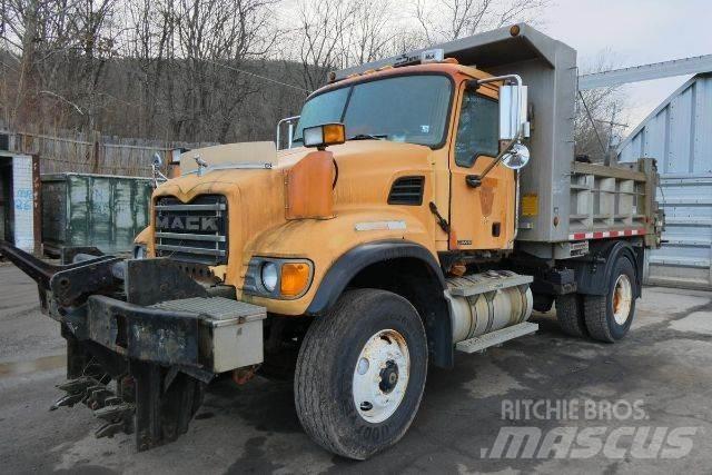 Mack CV712 Sora- ja kippiautot