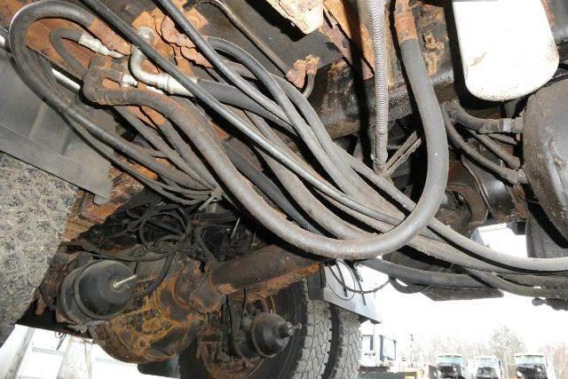 Mack CV712 Sora- ja kippiautot