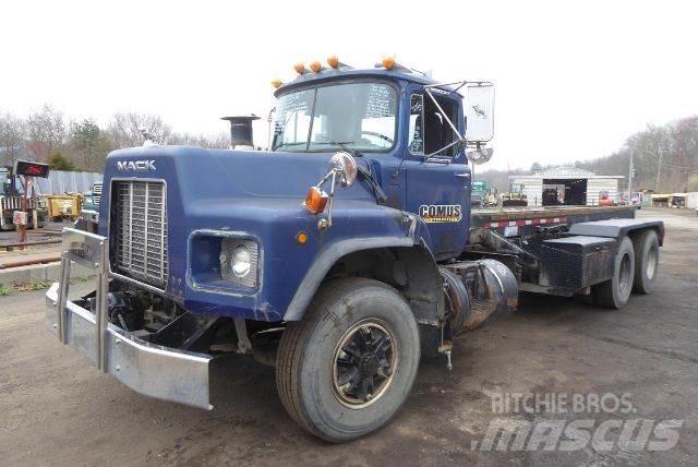 Mack RB688S Kontti-/tasonostoautot