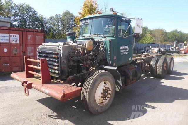 Mack RD688S Kuorma-autoalustat