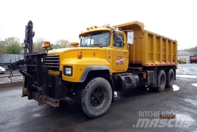 Mack RD690S Sora- ja kippiautot