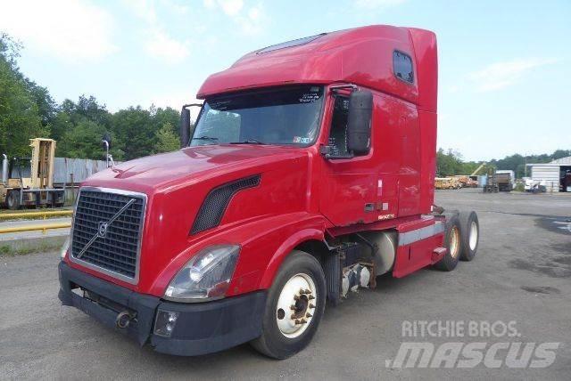 Volvo VNL64T Vetopöytäautot