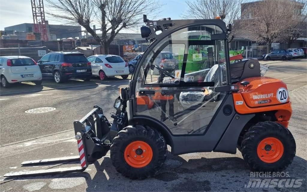 Ausa T144H Kurottajat