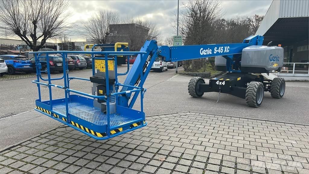 Genie S-45 XC Kuukulkijat