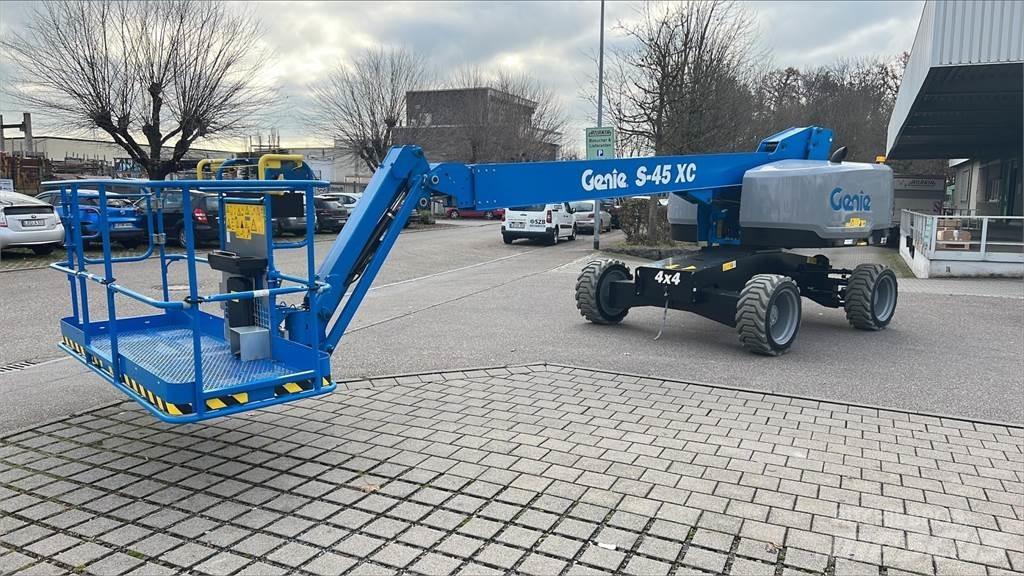 Genie S-45 XC Kuukulkijat