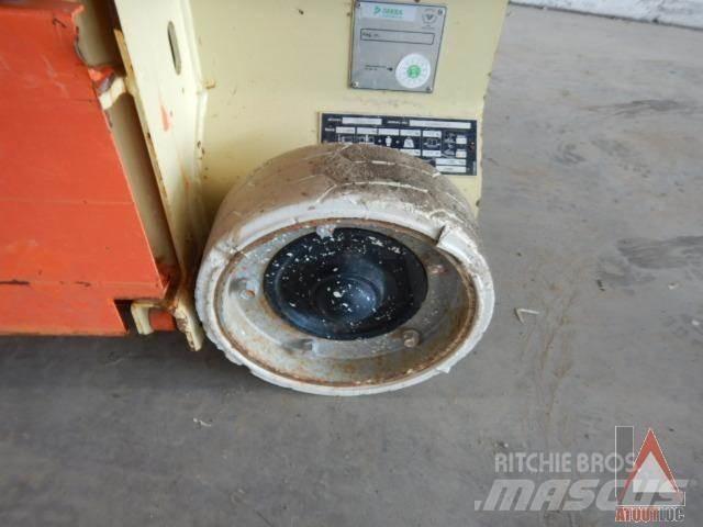 JLG 1230ES Kuukulkijat
