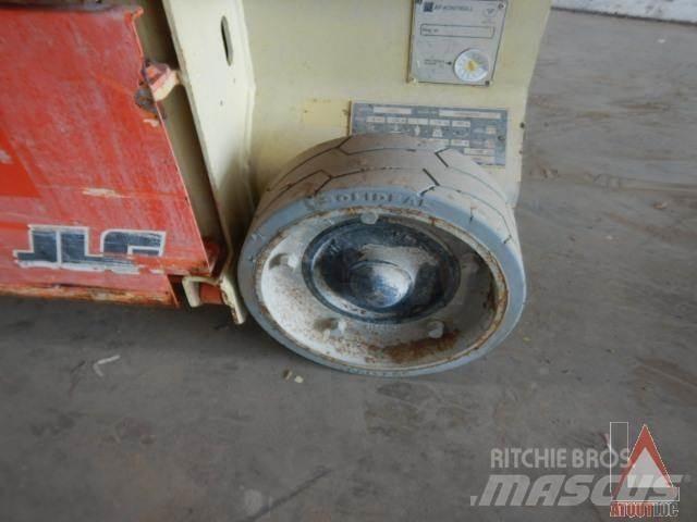 JLG 1230ES Kuukulkijat