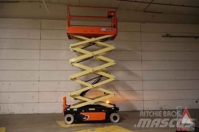 JLG 3246ES Kuukulkijat