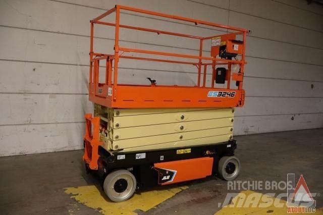 JLG 3246ES Kuukulkijat