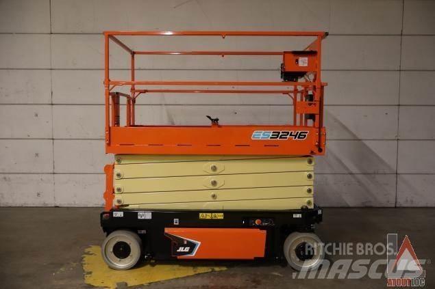 JLG 3246ES Kuukulkijat